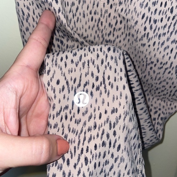 Lululemon Step Lively Crop Dottie Dash Grain Black Size 6 - Picture 8 of 9